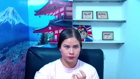  Gina   online show from December 2024 07:48:02 PM