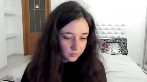 Kate online show from October 2025 10:40:02 AM