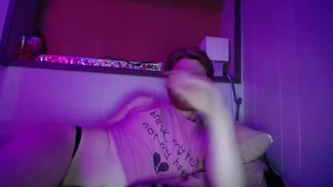 ginger_binj online show from October 2025 07:28:01 AM