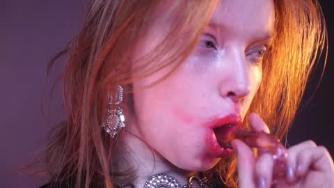        im expecting 350 thumbs up on my altar   online show from December 2024 01:08:01 AM