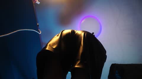        im expecting 350 thumbs up on my altar   online show from December 2024 04:08:02 AM