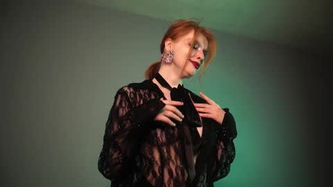        im expecting 350 thumbs up on my altar   online show from January 2025 10:13:01 PM