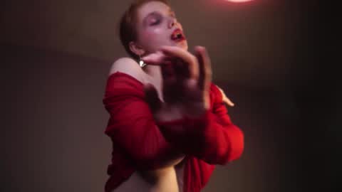        im expecting 350 thumbs up on my altar   online show from February 2025 01:13:01 AM