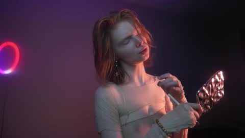        im expecting 350 thumbs up on my altar   online show from October 2025 10:09:02 PM