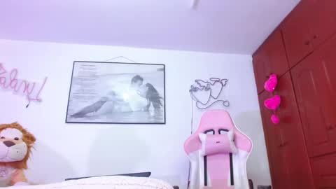 giorgina_montiere online show from October 2025 02:40:02 PM