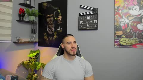 Snapshot of giorgio_leone2 chatting on January 2025 03:23:01 AM Giorgio leone online show from January 2025 03:23:01 AM