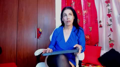 Girasol Walton online show from January 2026 02:08:01 PM