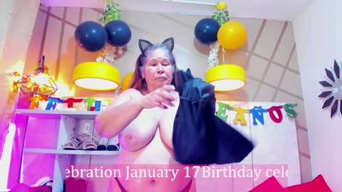 Girl Amada online show from January 2025 05:00:01 AM