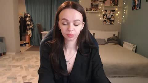 Snapshot of girl_happiness chatting on May 2026 12:01:02 PM Secret online show from May 2026 12:01:02 PM