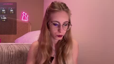 Snapshot of girl_i_am chatting on January 2025 06:12:02 PM Nikki online show from January 2025 06:12:02 PM