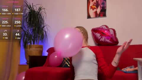 Snapshot of girl_i_am chatting on February 2025 04:22:02 PM Nikki online show from February 2025 04:22:02 PM
