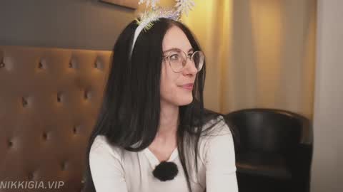 Nikki online show from December 2025 04:16:01 PM