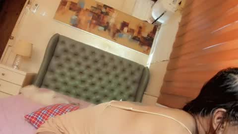 urGIRL online show from June 2026 11:40:01 PM