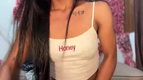 queen ronna online show from October 2025 08:17:01 PM