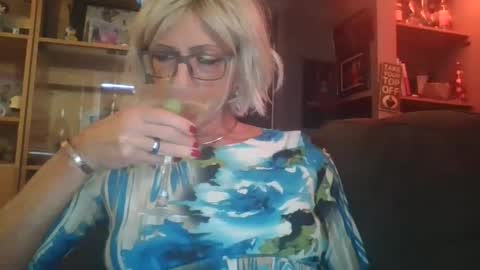 Snapshot of girlinrock chatting on September 2025 12:54:02 AM Girlinrock online show from September 2025 12:54:02 AM