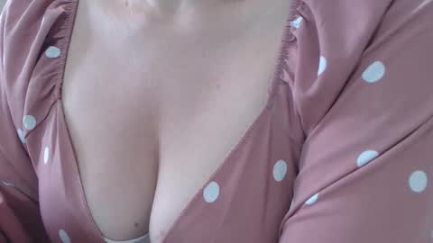 Victoria online show from November 2025 01:01:01 PM