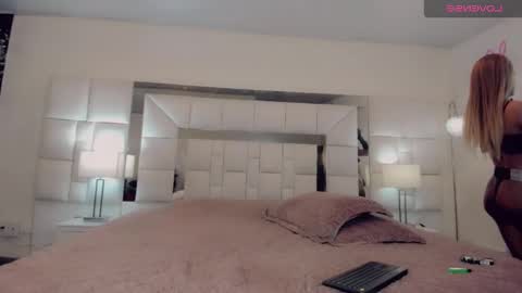 Gisel online show from March 2025 08:05:01 PM