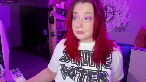 Snapshot of gitera_ chatting on January 2025 12:04:02 AM AlexaMillis online show from January 2025 12:04:02 AM