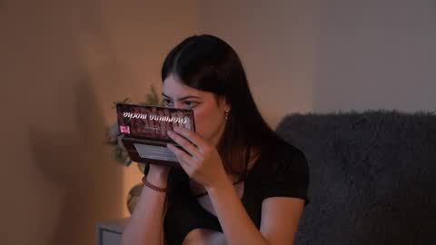 Agness online show from September 2025 01:35:02 PM