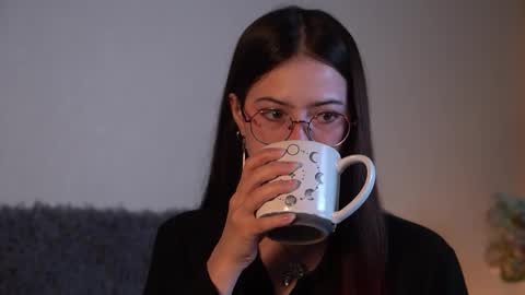 Agness online show from September 2025 02:22:01 PM