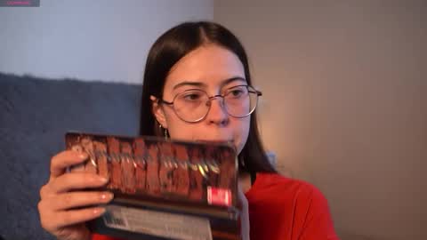 Agness online show from December 2025 03:54:02 PM