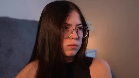 Agness online show from December 2025 09:42:01 PM