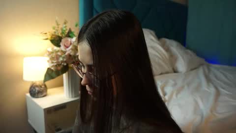 Agness online show from December 2025 02:44:02 PM