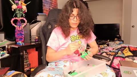 glaceon9 online show from January 2025 08:01:01 AM