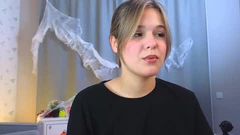 Michelle online show from October 2025 03:08:01 AM