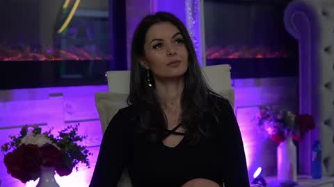 Snapshot of glamourousmom chatting on October 2025 03:36:02 AM CharmingMom online show from October 2025 03:36:02 AM