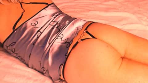 Snapshot of glan_do_line chatting on February 2025 05:40:02 PM Pauline online show from February 2025 05:40:02 PM