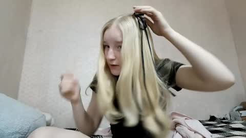 Laura online show from April 2026 07:03:02 AM