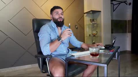 Snapshot of glennmasters chatting on February 2025 02:40:02 AM Matthew .. for short call me Matt online show from February 2025 02:40:02 AM