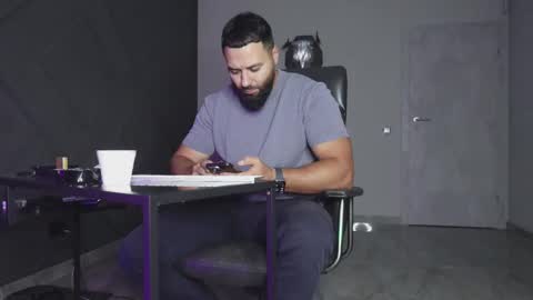 Matthew .. for short call me Matt online show from October 2025 08:07:01 PM