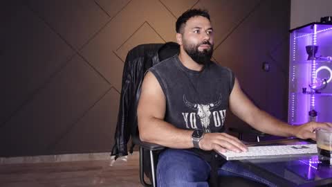 Matthew .. for short call me Matt online show from June 2026 10:34:01 PM