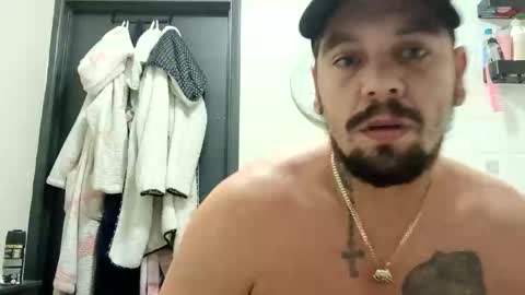 Snapshot of glitch117485 chatting on November 2025 11:58:02 PM glitch117485 online show from November 2025 11:58:02 PM