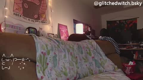 Snapshot of glitchwitch chatting on December 2024 10:32:01 PM Glitch online show from December 2024 10:32:01 PM