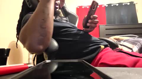 glomightyj online show from April 2026 11:08:02 PM