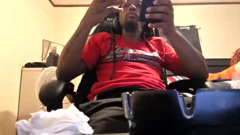 glomightyj online show from April 2026 12:11:02 AM