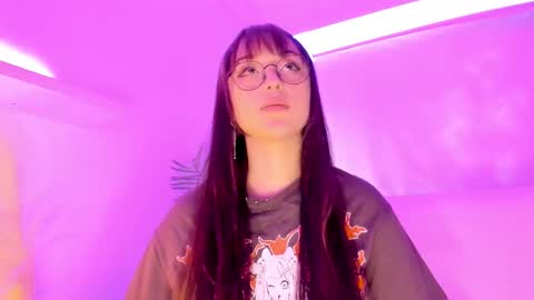 Mimi online show from September 2025 06:57:02 PM