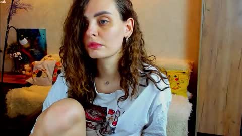 Snapshot of gloria_wood chatting on November 2025 06:20:01 PM Gloria Wood online show from November 2025 06:20:01 PM