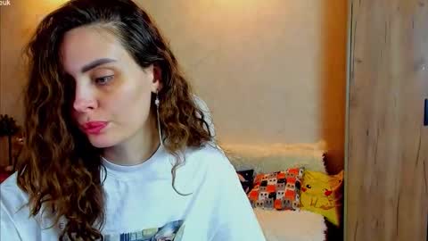 Snapshot of gloria_wood chatting on November 2025 04:18:01 PM Gloria Wood online show from November 2025 04:18:01 PM