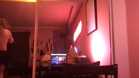 Snapshot of glow92 chatting on September 2025 06:49:01 AM Glow Goddess online show from September 2025 06:49:01 AM