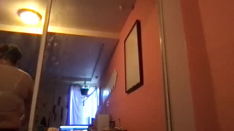 Snapshot of glow92 chatting on September 2025 07:39:01 PM Glow Goddess online show from September 2025 07:39:01 PM