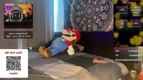 Snapshot of glow92 chatting on October 2025 03:24:01 PM Glow Goddess online show from October 2025 03:24:01 PM