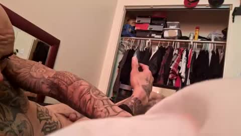 gnasty83 online show from October 2025 12:41:02 AM