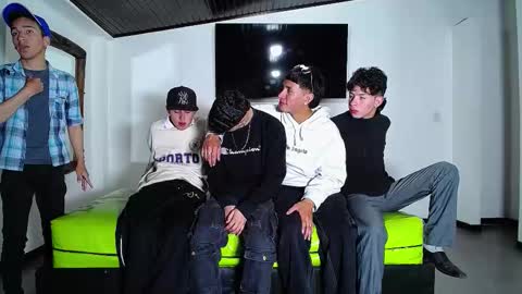 THOMAS AND DAMIAND online show from November 2025 06:32:01 PM