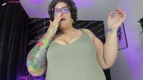 Snapshot of goddess_arethaozz chatting on July 2026 01:06:02 PM Aretha online show from July 2026 01:06:02 PM