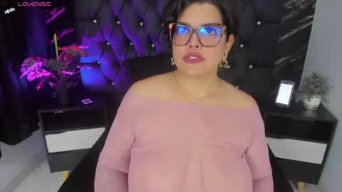 Snapshot of goddess_arethaozz chatting on July 2026 01:18:02 PM Aretha online show from July 2026 01:18:02 PM