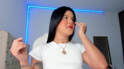 Snapshot of goddess_ariluz chatting on February 2025 07:31:02 PM Ariluz online show from February 2025 07:31:02 PM